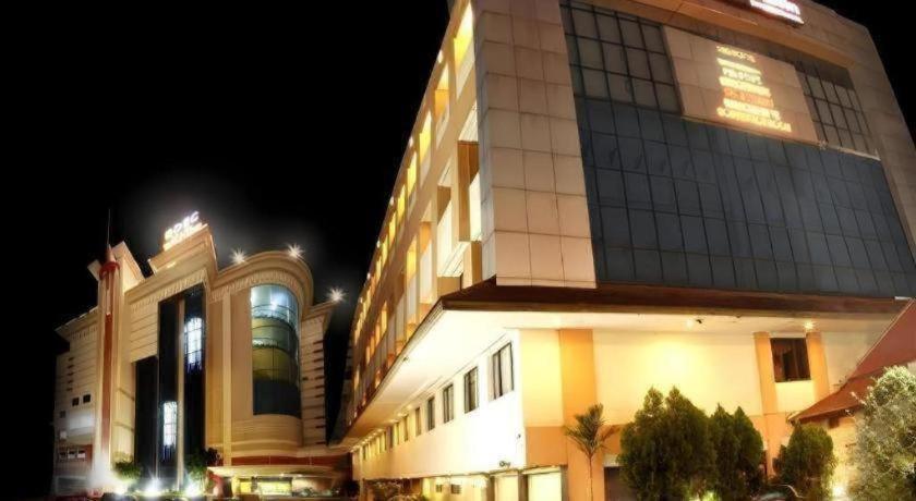 Hotel Banjarmasin International Dış mekan fotoğraf