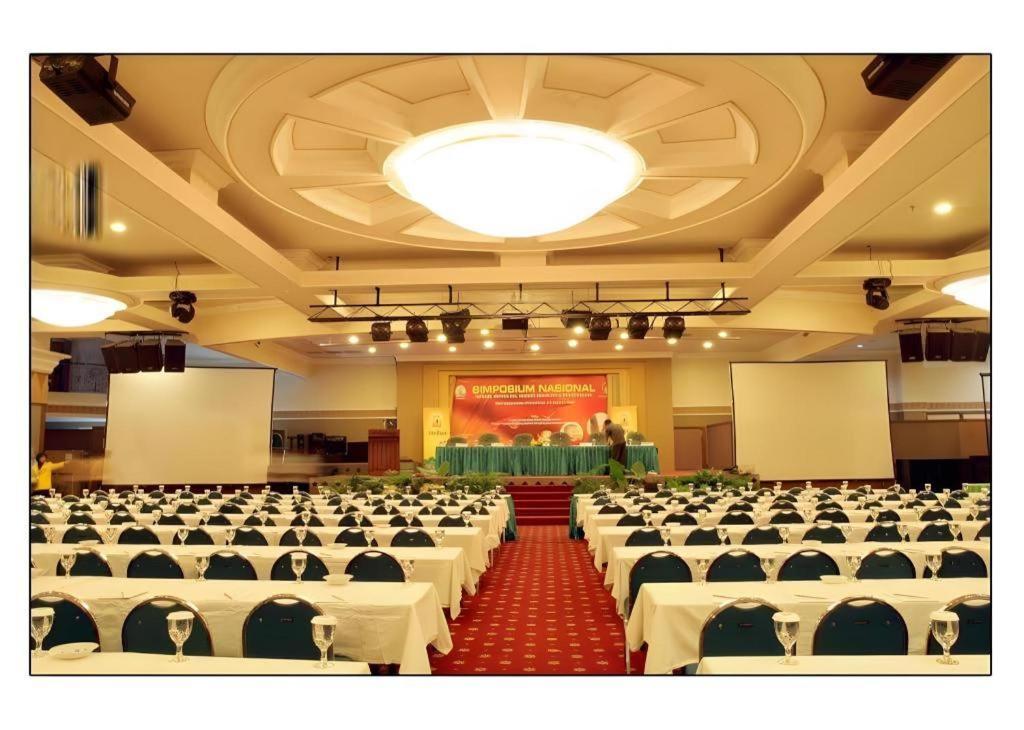 Hotel Banjarmasin International Dış mekan fotoğraf